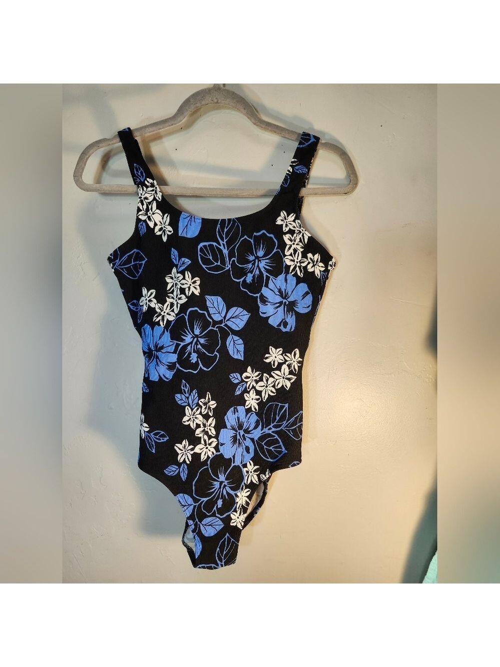 LL Bean Floral One-Piece Swimsuit Sz 6